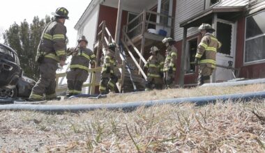 Oakland fire destroys apartment building, displaces 13 | News