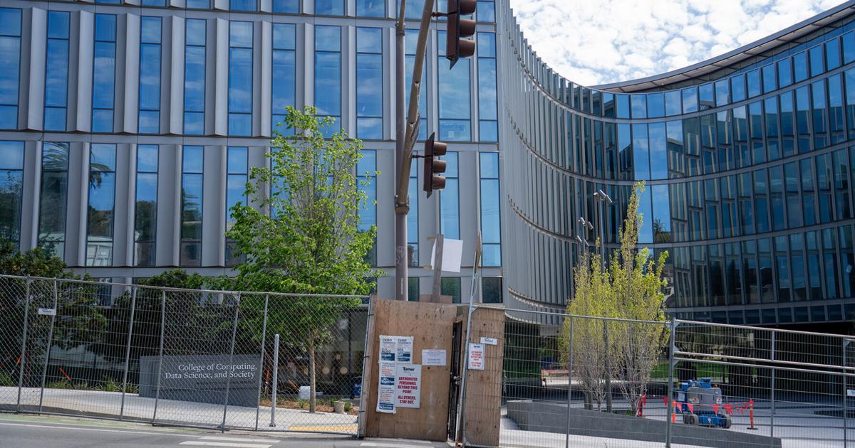 UC Berkeley students express transparency concerns in computer science comprehensive review process | Student Life