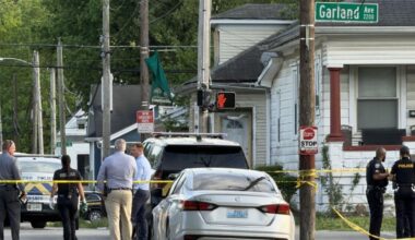 Suspect shoots himself after police chase in Louisville's California neighborhood, police say | Crime Reports