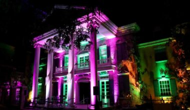 Would You Get Married At Disneyland's Haunted Mansion? | 102.7 KIIS-FM