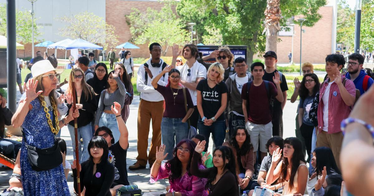 Controversial influencer Sister Cindy schools CSUF students in ‘Hoeology’ | Lifestyle