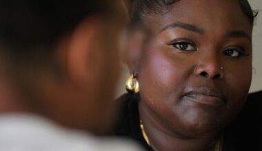 Oakland attributes a 6-decade low in homicides, in part, to life coaches | Associated Press