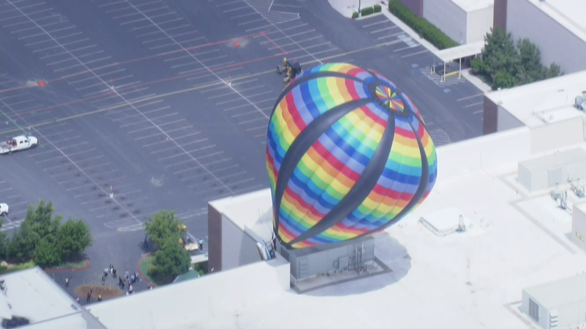 Watch as a hot air balloon slams into Sky River Casino building