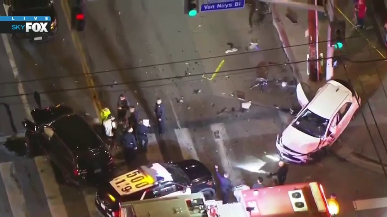 6 hurt in Panorama City crash