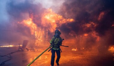 Trump says he'll be looking into banks regarding Los Angeles wildfires