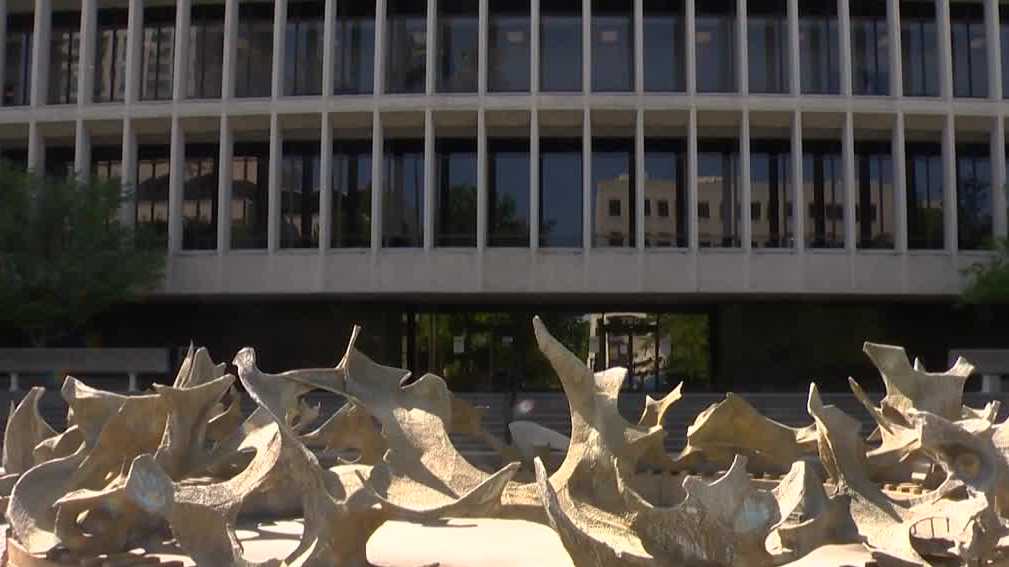 Sacramento’s old courthouse listed for sale