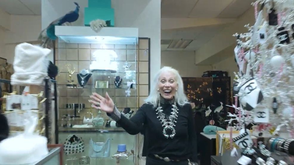 Laura has a look of surprise as her son Cameron and family pay a surprise visit. (Amazing America)