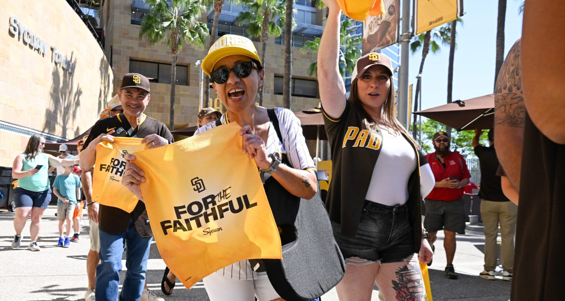 Padres sale price now near $3.5 billion after latest round of bids