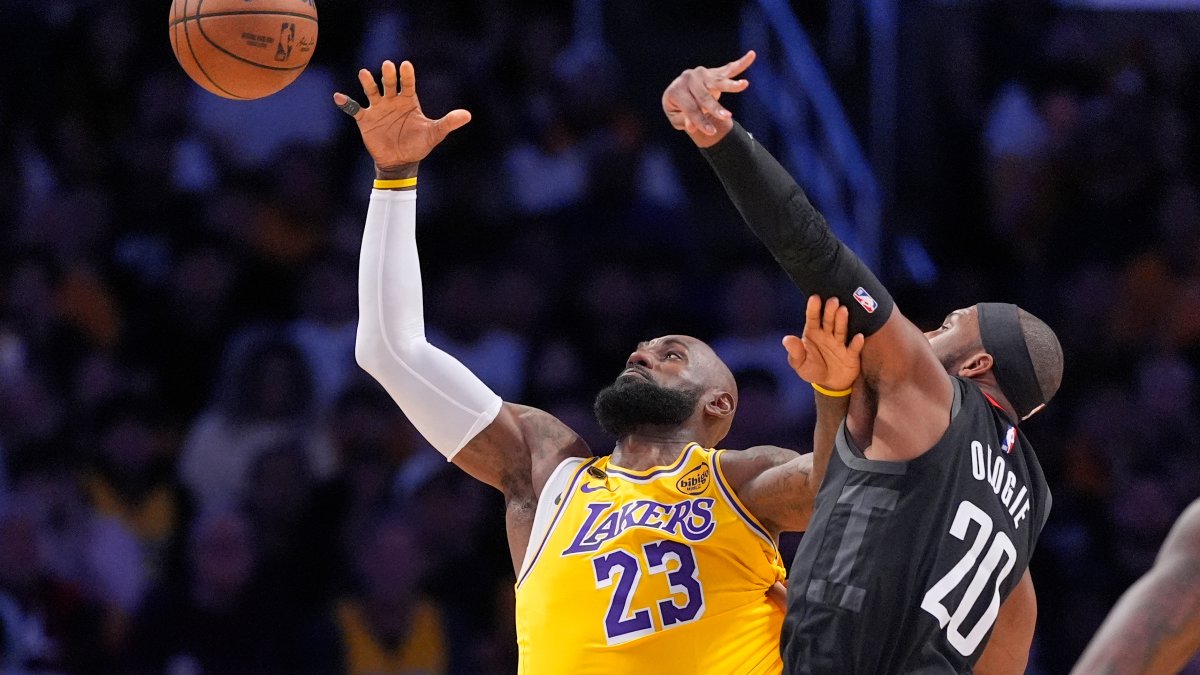 Los Angeles Lakers beat Houston Rockets in playoff opener – NBC Los Angeles