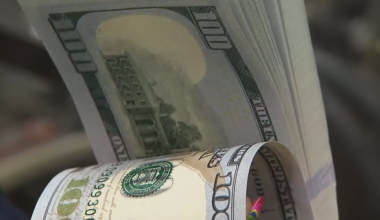 Long Beach postal clerk intervenes in IRS scam after woman tries to mail $25,000 in cash