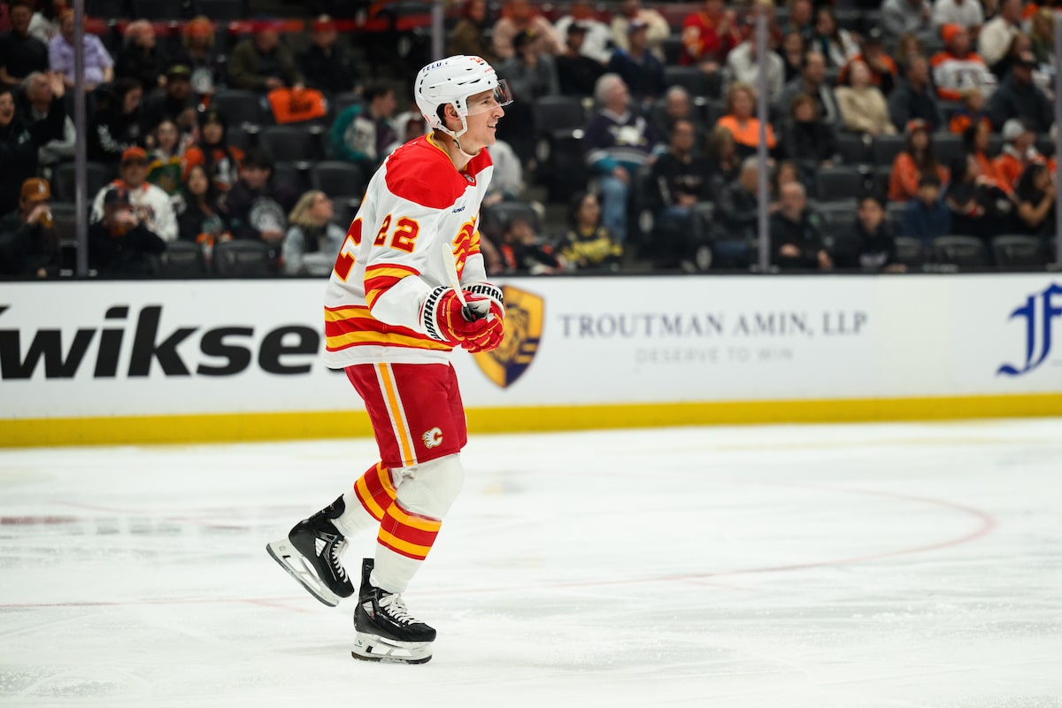 NHL fines Flames forward Ryan Strome $5,000 for cross-check on Stars’ Jason Robertson
