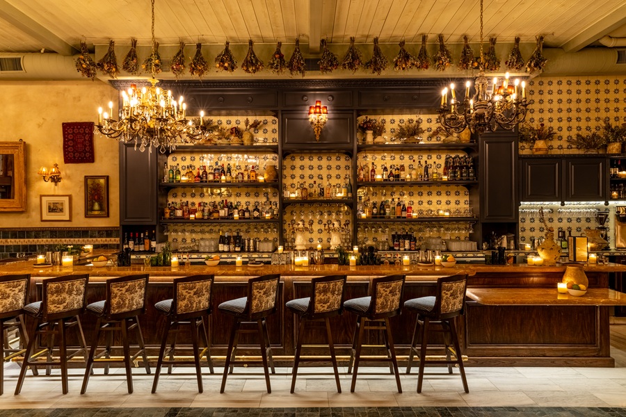 bar area of bacari restaurant in san diego