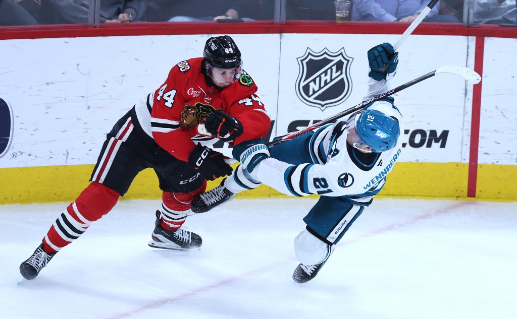 Chicago Blackhawks 5, San Jose Sharks 2 in season finale