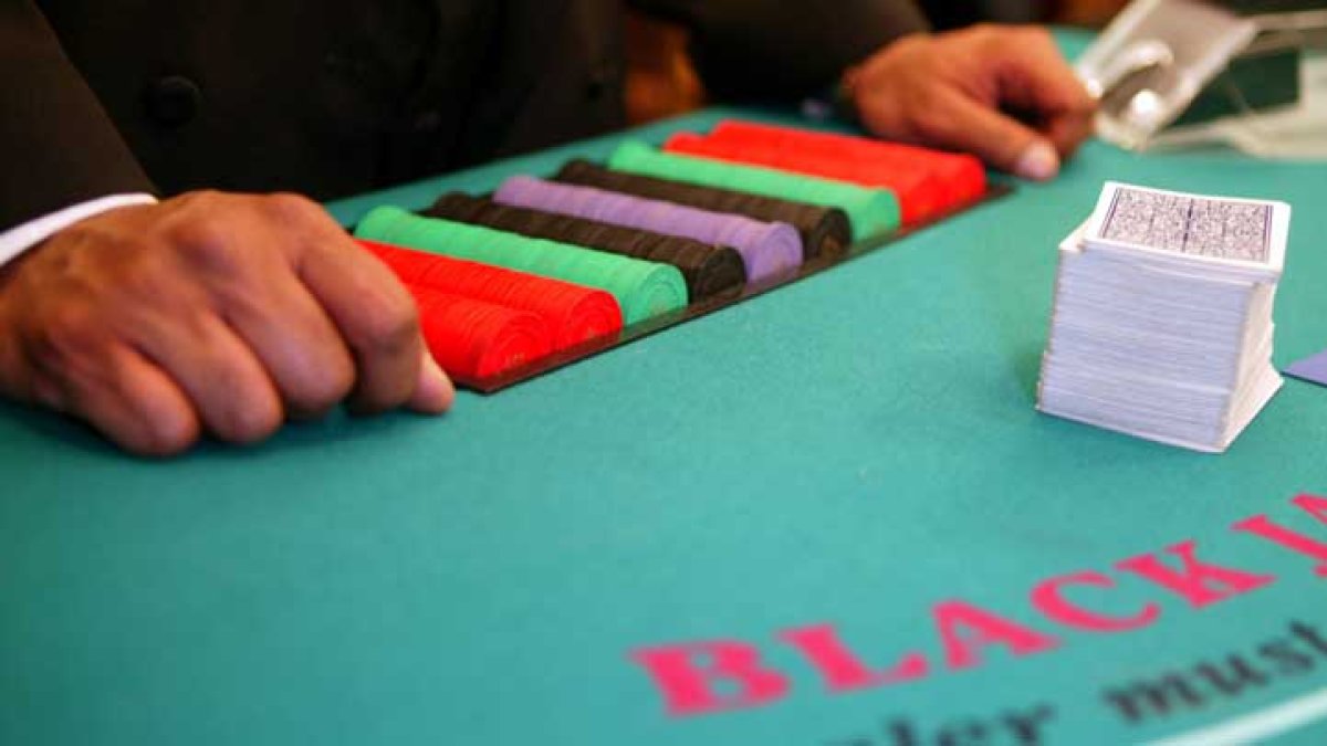 Hawaiian Gardens casino card dealer stole $15K in chips, Bonta says – NBC Los Angeles