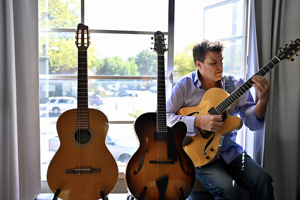 Music with Greg keeps things strummin’ | Los Gatan