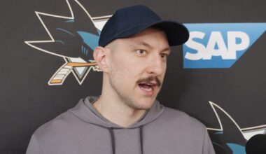 Desharnais Pays Tribute to Sharks Staff, Talks Mentoring Dickinson & Misa
