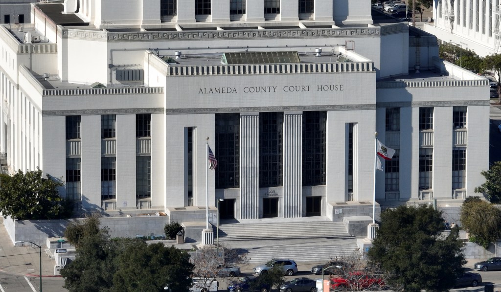 Man charged with mayhem in Oakland double face slashing