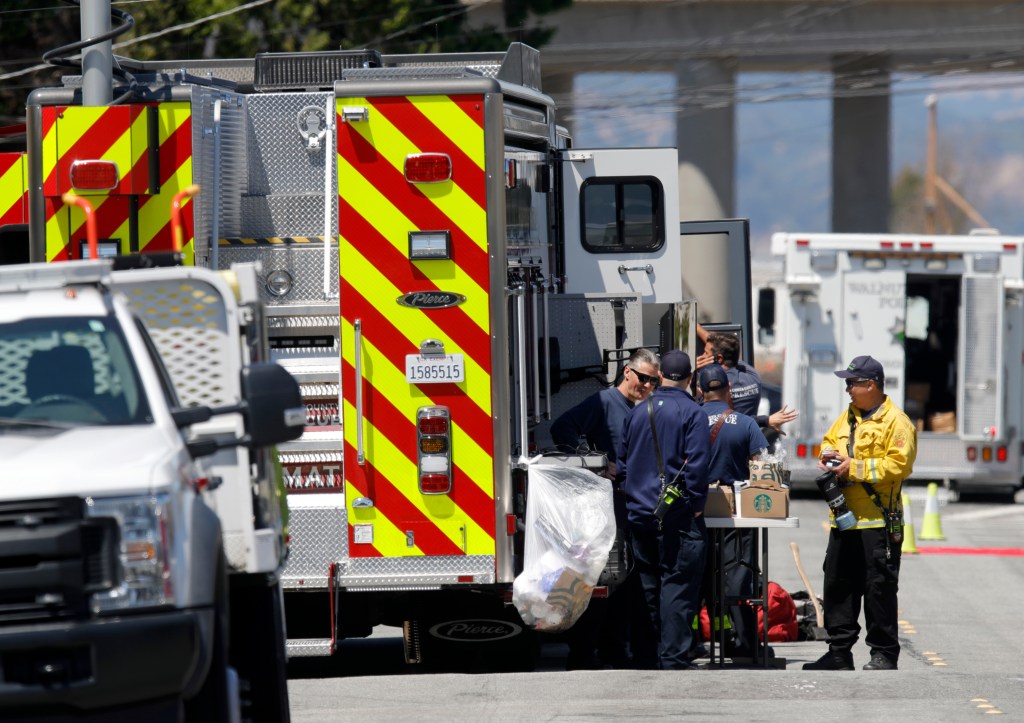 Oakland man charged with killing inside convenience store