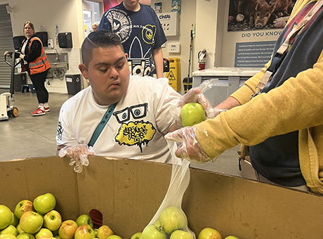 START Students Volunteer at Feeding San Diego