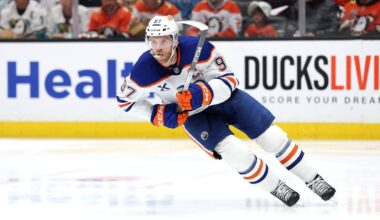 Connor McDavid is giving it his best, but the Oilers’ comeback bid needs more