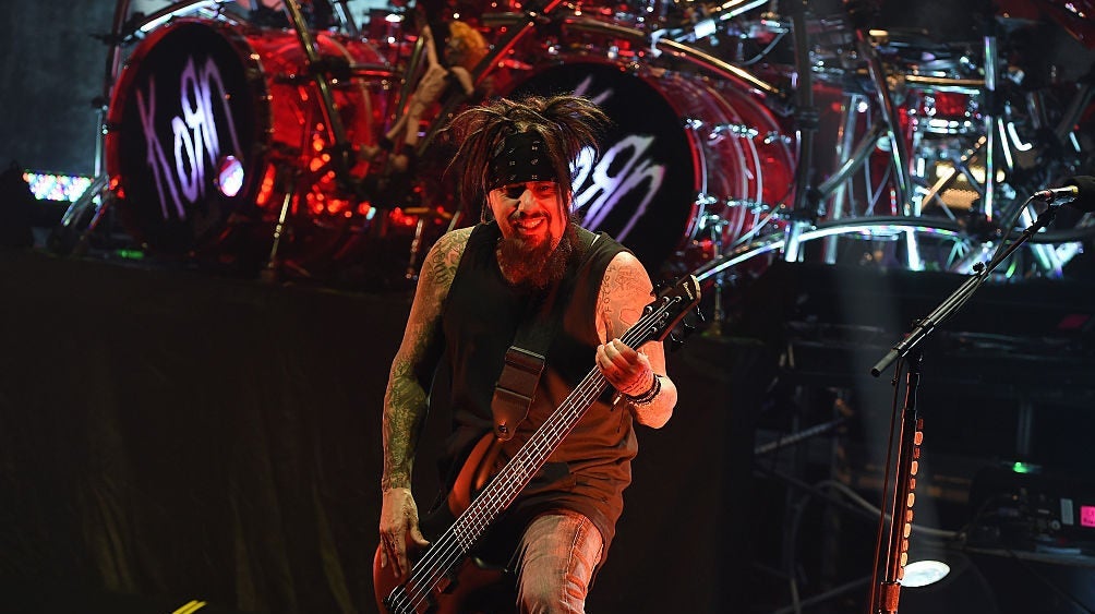 Fieldy Performs Korn Tracks With Breaking In A Sequence at Anaheim Show