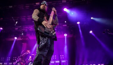 Fieldy Returns To Stage For Korn Covers With Breaking In A Sequence