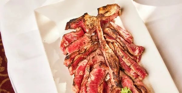 For Classic, Steakhouse Vibes With a Side of Local Celebs, Go to Harris’