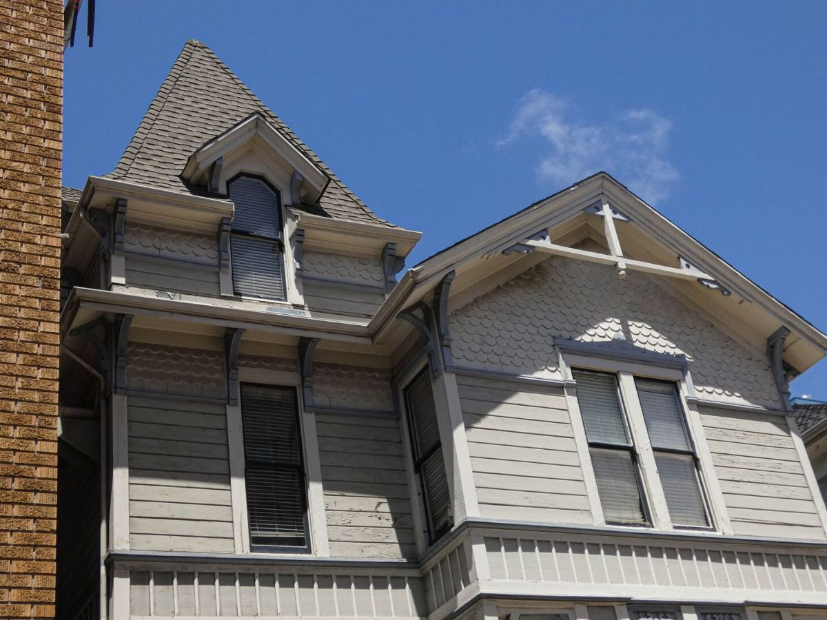 City Council shoots down attempts to landmark 2 buildings eyed for housing