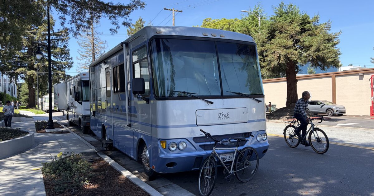 Sunnyvale slow to help homeless people living in RVs