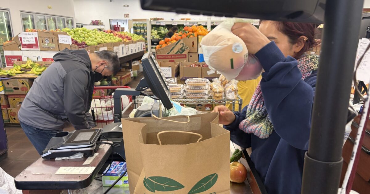 Cupertino applies plastic bag ban to more than grocery stores