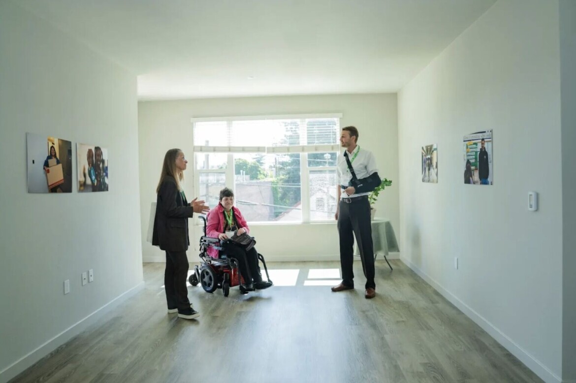 Nonprofit buys apartment building to house Oakland teachers