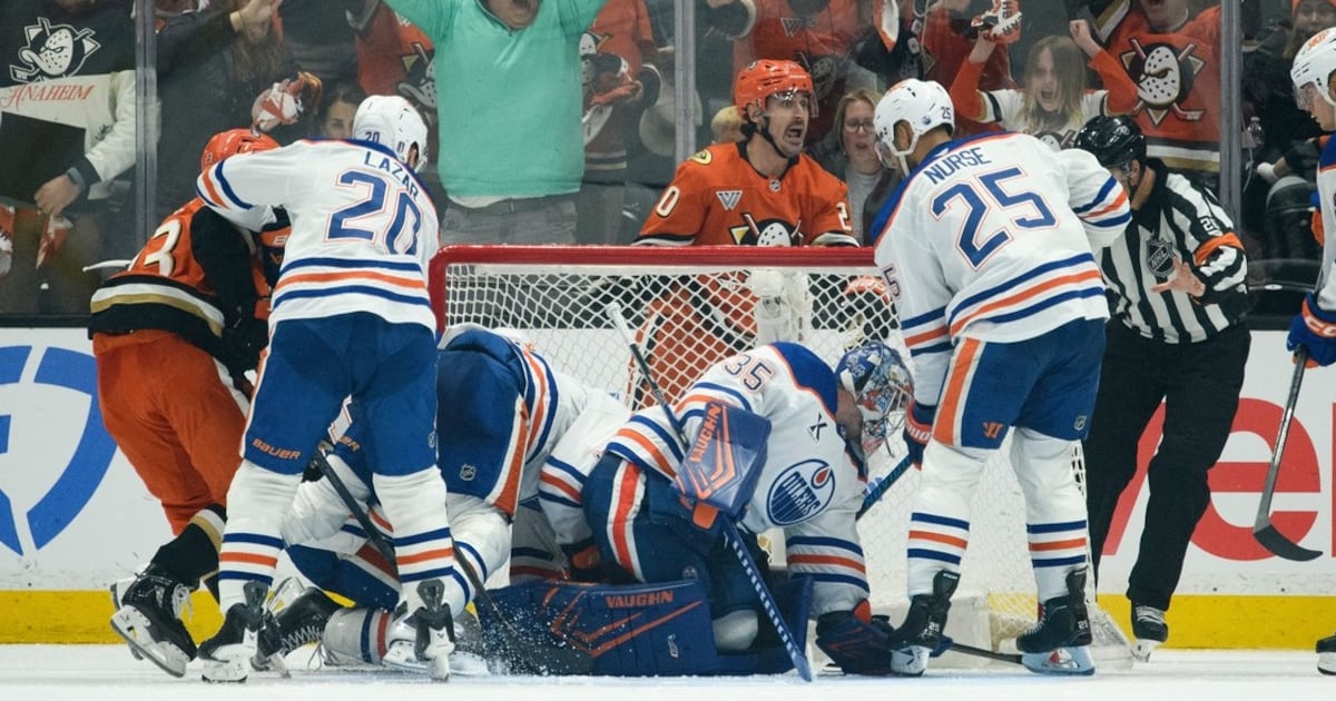 Gary Bettman backs ruling that allowed Anaheim Ducks' OT goal to stand in Game 4 win vs. Edmonton Oilers