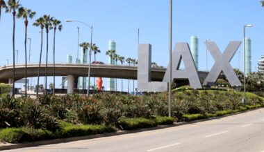 2 workers at LAX arrested for smuggling drugs – NBC Los Angeles