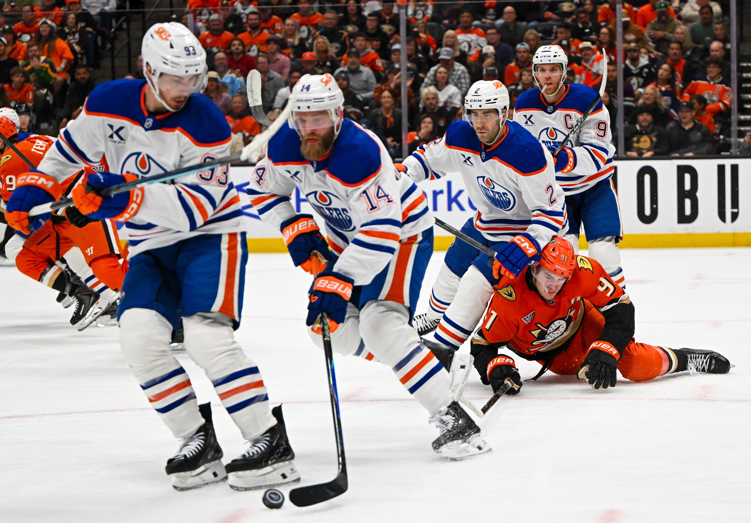 The Ducks Leo Carlsson (91) is run over by the...