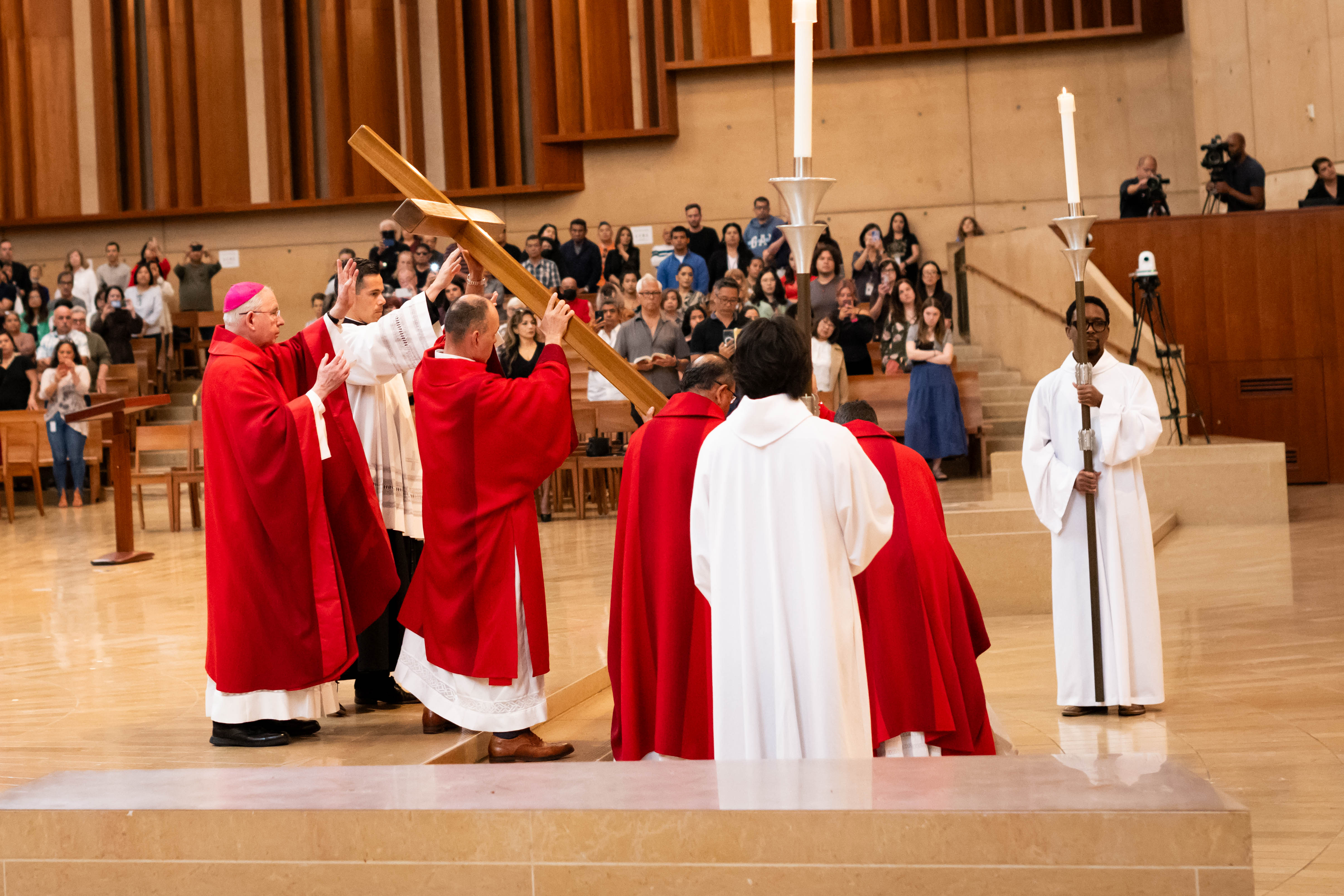 Archbishop José Gomez leads Good Friday service at Cathedral of...