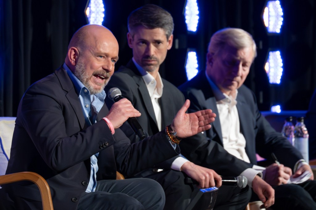 Hilton and Steyer top Union-Tribune poll for wide-open governor race.