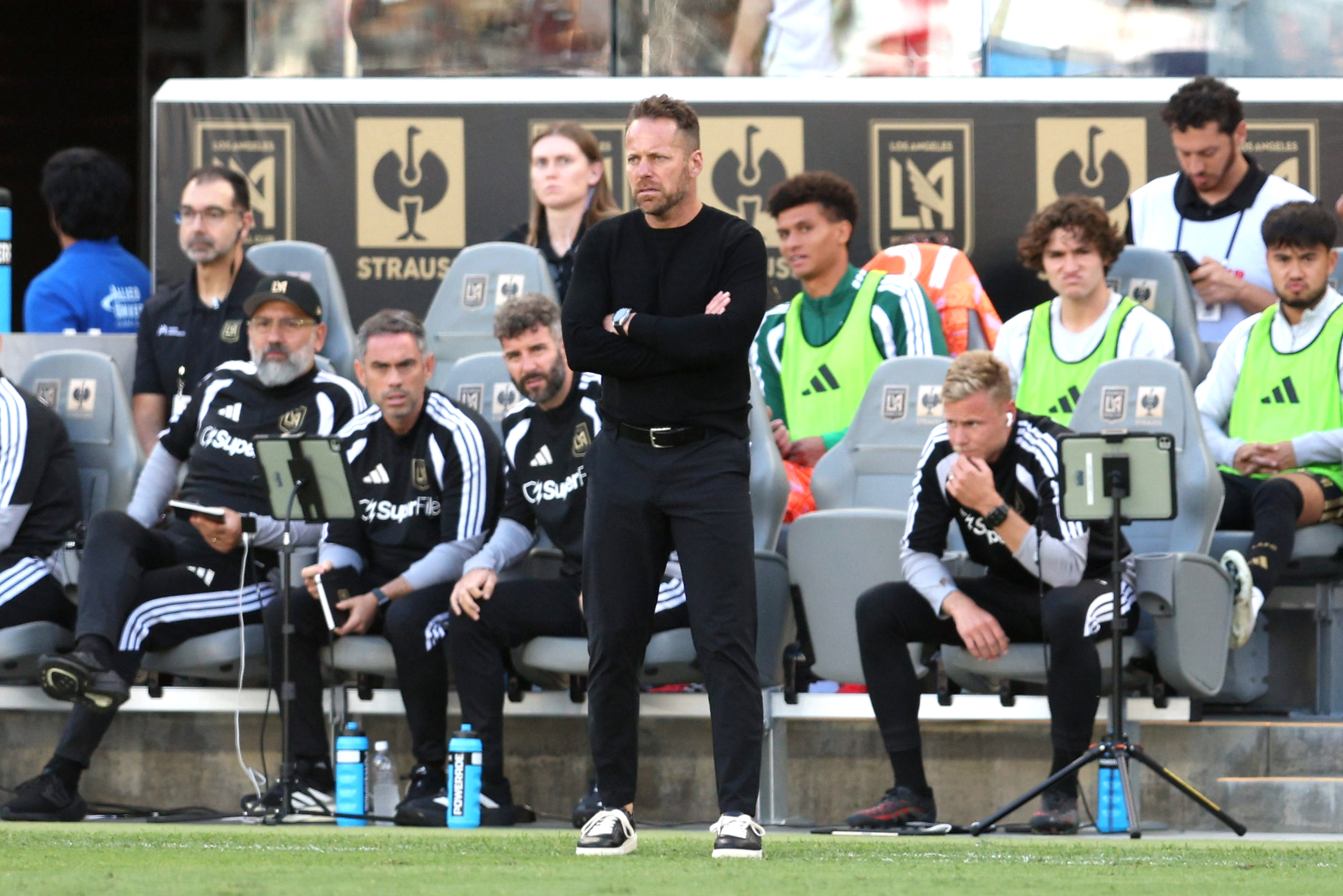 LAFC head coach Marc Dos Santos, center, looks on against...