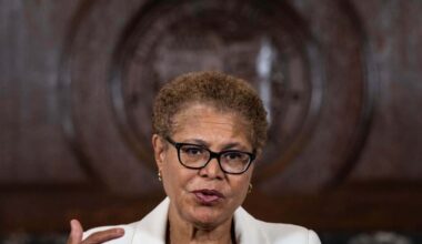 Karen Bass highlights adaptive reuse ordinance to create more housing units – Daily News