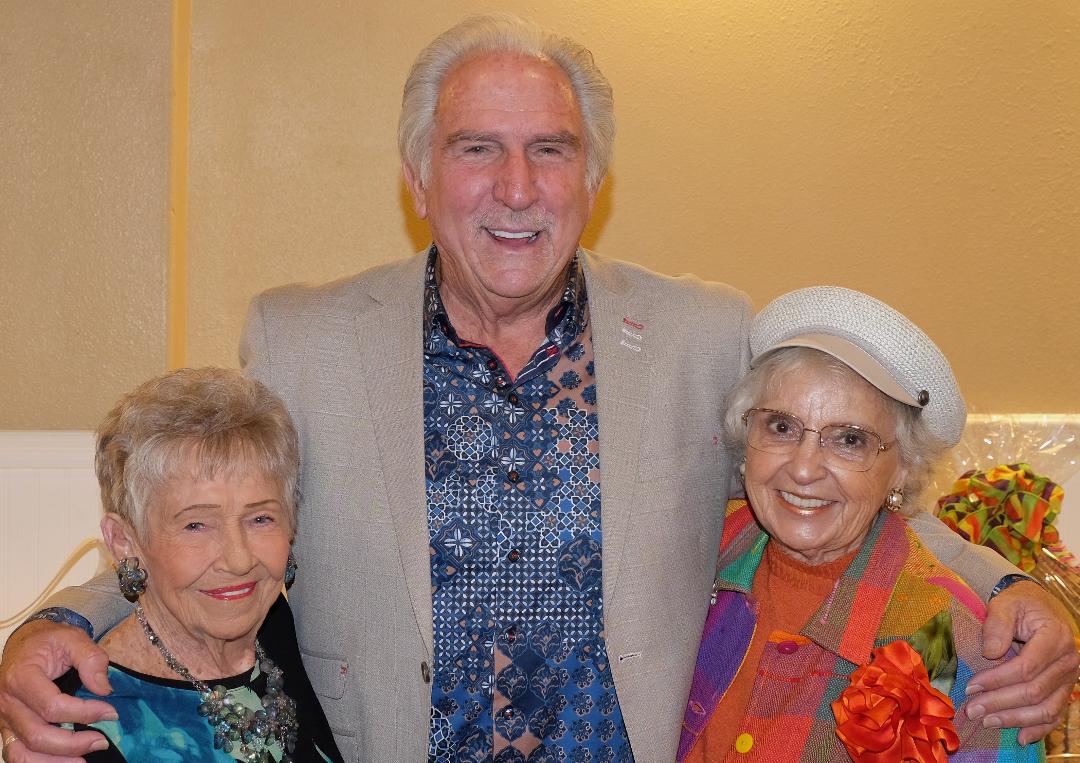 “Proving that great friends come in all sizes…especially funâsized,” Musical...