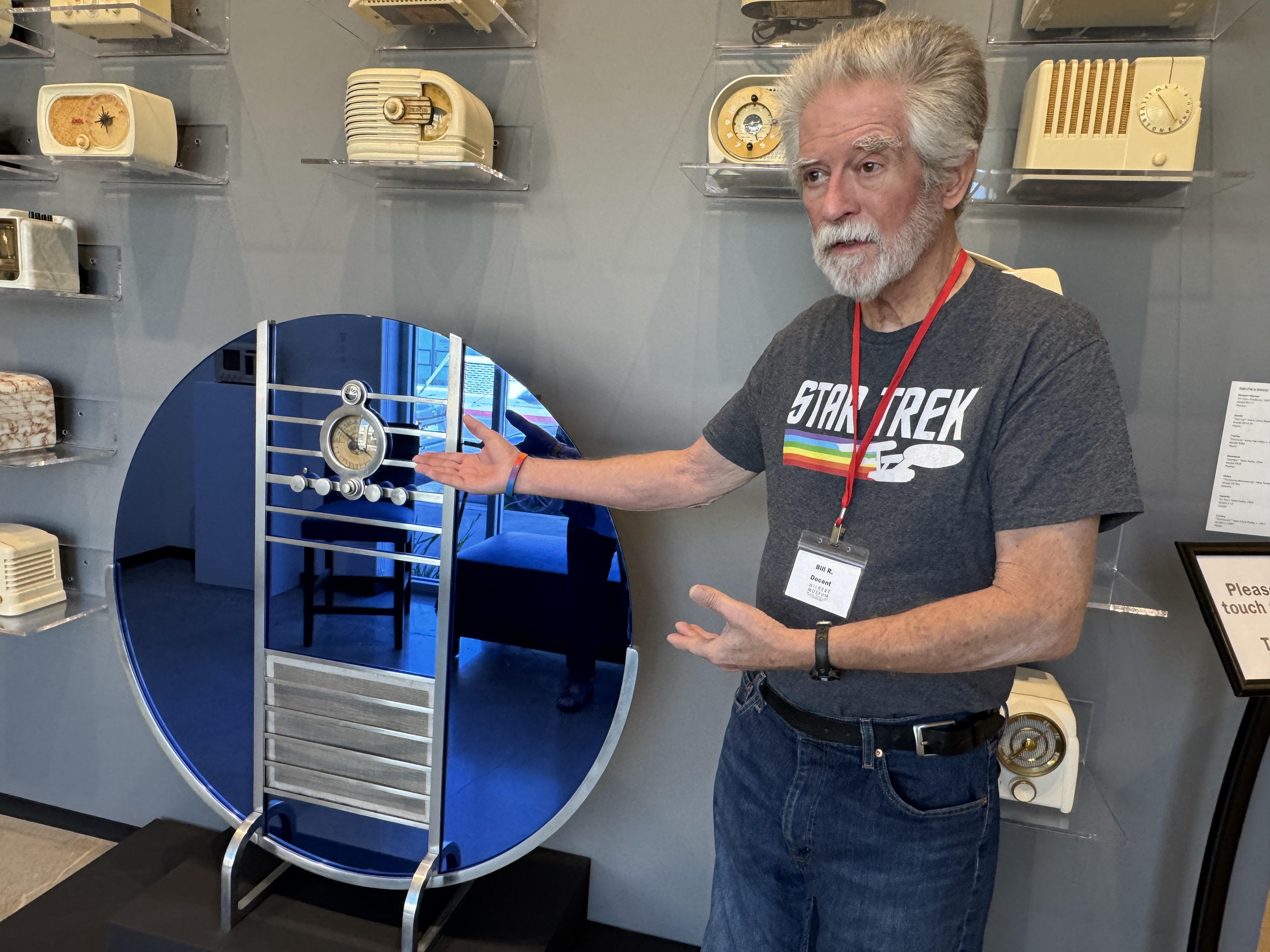 Bill Richardson, a docent at the Hilbert Museum of California...