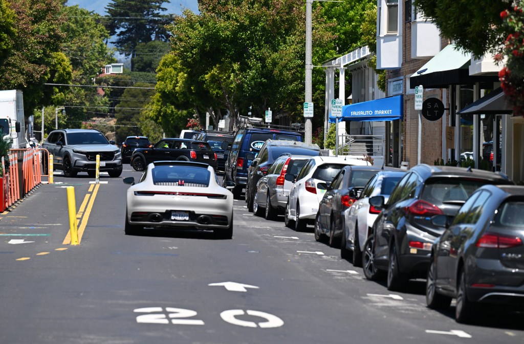 Sausalito neighbors want design approach to traffic project