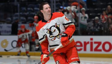 Former Rangers Captain Helps Current Team to Key Playoff Win