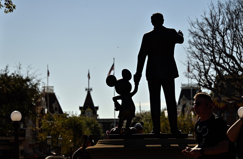 14 cheapest days to get into Disneyland before summer starts – Orange County Register