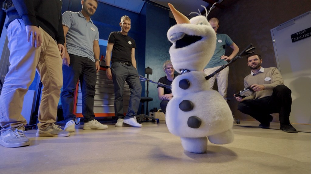 Walking and talking Olaf robotic character coming to Disneyland – Orange County Register