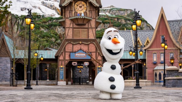The walking and talking Olaf robotic figure in the new World of Frozen themed land at Disney Adventure World in France. (Courtesy of Disney)