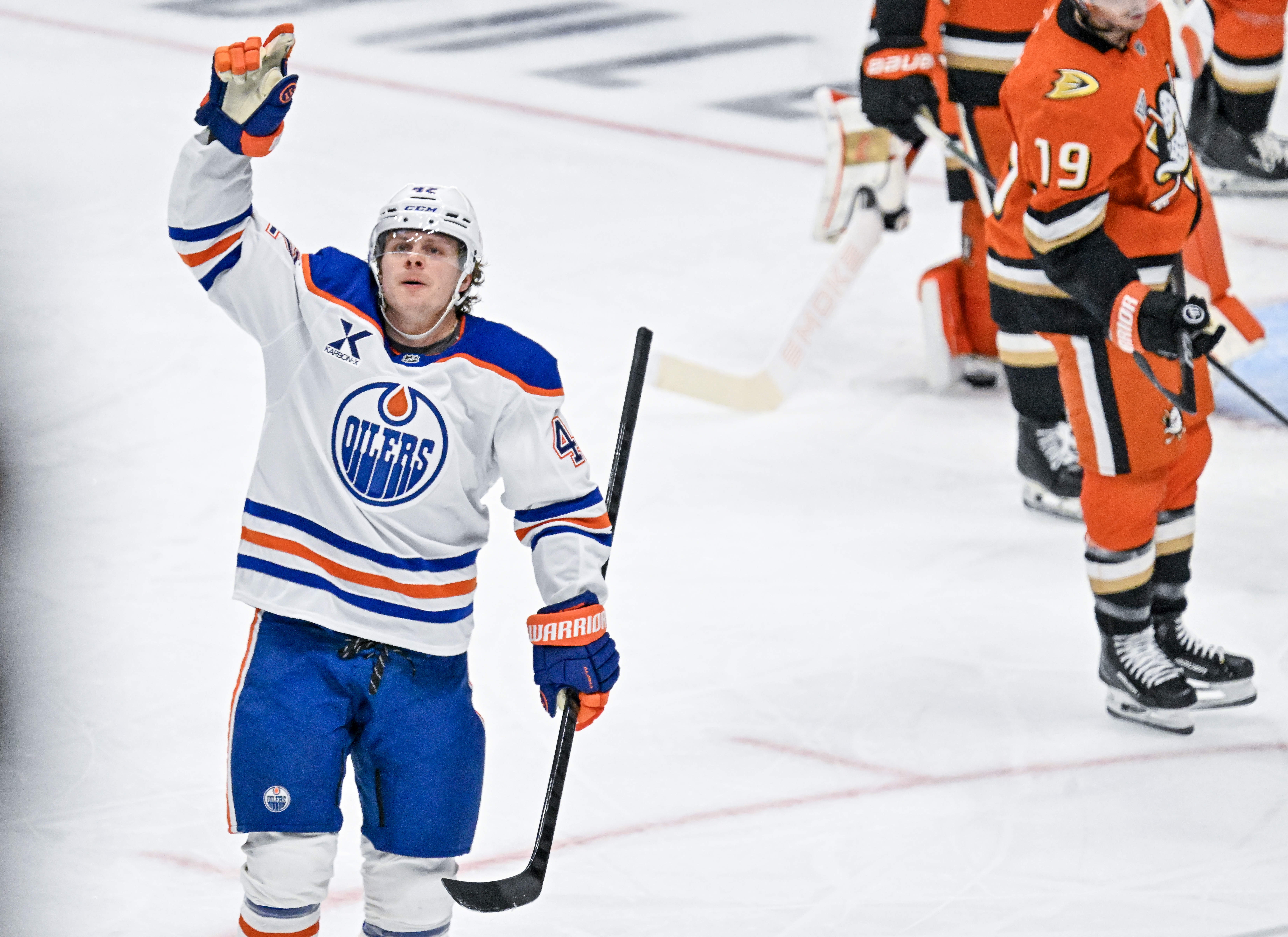 The Oilersâ Kasperi Kapanen (42) celebrates his goal in the...
