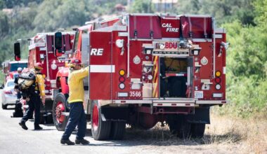 Brush fire erupts in rural Ramona-area neighborhood – San Diego Union-Tribune