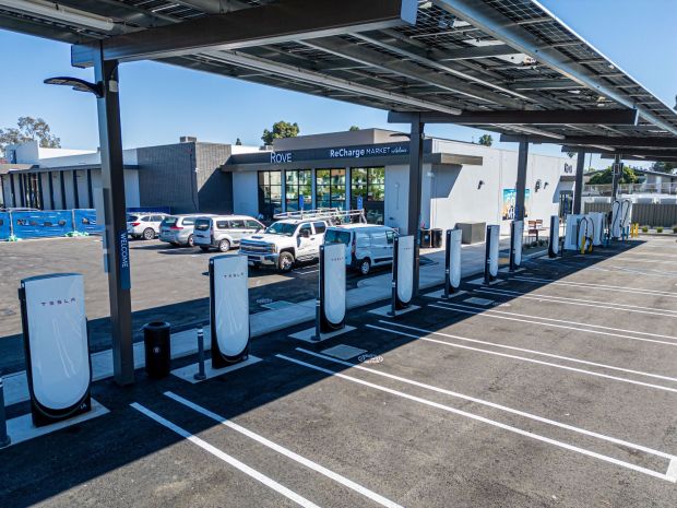 In Orange County, the startup Rove has built two EV charging stations packed with DC fast-chargers and amenities for drivers. A new facility opened April 8 at 2666 Harbor Boulevard in Costa Mesa. (Photo courtesy of Rove)