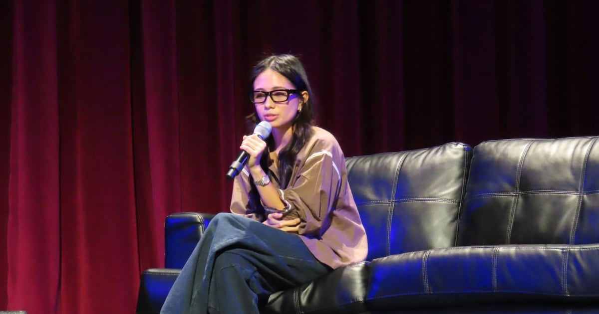 NIKI serenades USC after teasing new album and reflecting on her journey to stardom – Annenberg Media