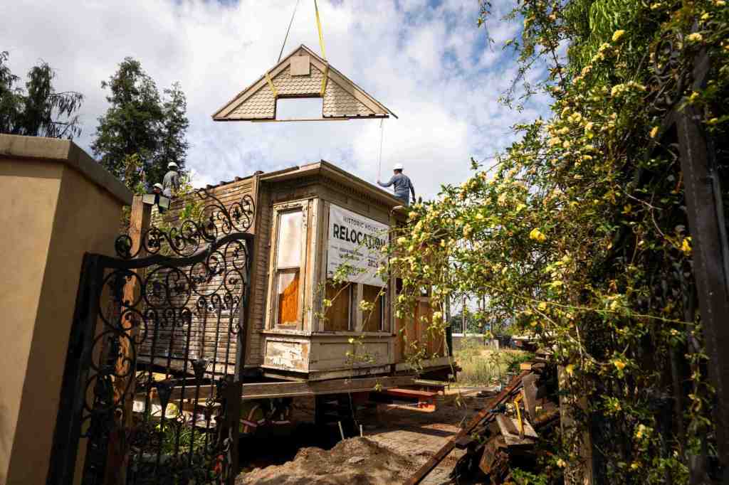 She’s stood 131 years in LA; Altadena couple wants to give her 131 more – Pasadena Star News